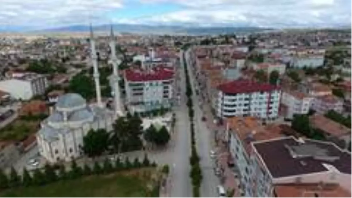 Vatandaşlar yasağa uydu sokaklarda sessizlik hakim