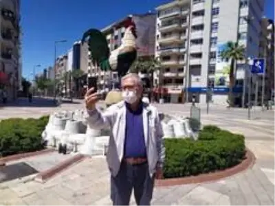 Yaşlı vatandaşlar sokağa çıkma izni ile çifte bayram yaşadı