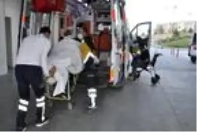 Yükledikleri sulama borularının altında kaldılar