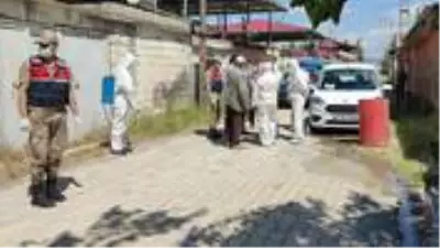 Ziyarete gittikleri hastanın koronavirüs testi pozitif çıktı, 48 kişi karantinaya alındı Ziyarete gittikleri hastanın koronavirüs testi pozitif çıktı, 48 kişi karantinaya alındı