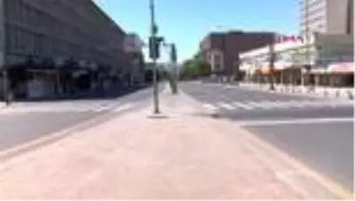 Ankara’da, bayramın 2’nci günü cadde ve sokaklar boş kaldı