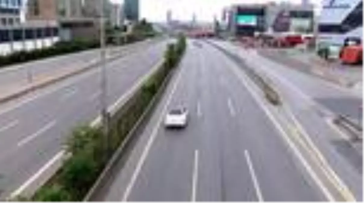 BAYRAMIN 2. GÜNÜNDE DE YOLLAR VE MEYDANLAR SESSİZ