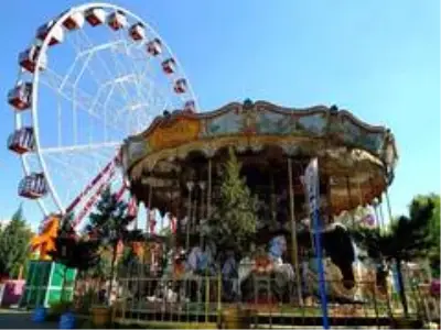 Bayramlarda binlerce çocuğu ağırlayan lunapark sessizliğe gömüldü Bayramlarda binlerce çocuğu ağırlayan lunapark sessizliğe gömüldü