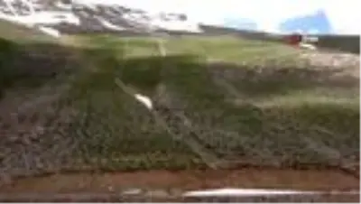 Çığ faciasında kar altında kalan araçlar karların erimesiyle ortaya çıktı