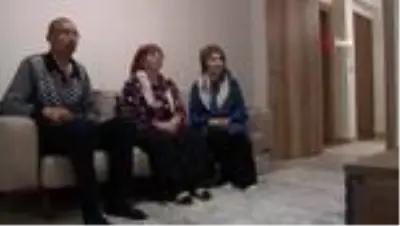 Depremzede ailenin annesiz ilk hüzünlü bayramı