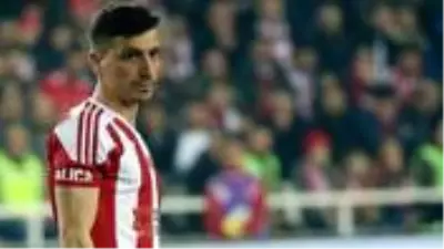 Galatasaray ve Fenerbahçe'nin kadrosuna katmak istediği Sivassporlu Mert Hakan: Transferden önce şampiyonluğu düşünüyorum Galatasaray ve Fenerbahçe'nin kadrosuna katmak istediği Sivassporlu Mert Hakan: Transferden önce şampiyonluğu düşünüyorum