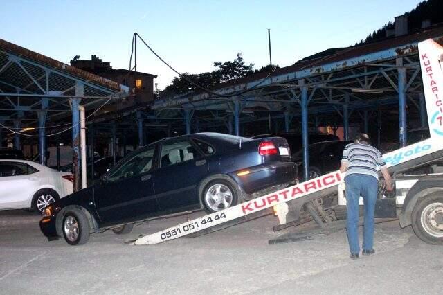 Dur ihtarına uymayan sürücü, evine kaçtı Dur ihtarına uymayan sürücü, evine kaçtı
