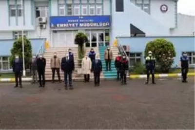 Düzce Valisi görevde olan personelin bayramını kutladı