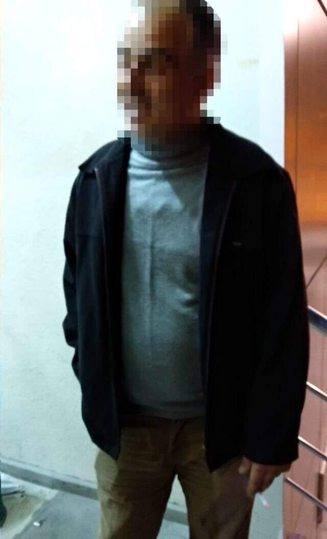 Hamile kadını tekmeleyen alkollü muhtar, linçten kurtaran polise de saldırdı Hamile kadını tekmeleyen alkollü muhtar, linçten kurtaran polise de saldırdı