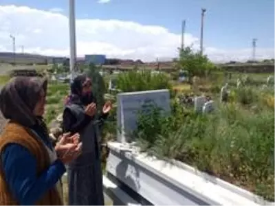 Iğdır'daki şehit oğlunun mezarını Kaymakam sayesinde ziyaret etti