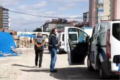 Acı olay yakınları inşaata gelince ortaya çıktı! Bekçi ölü bulundu Acı olay yakınları inşaata gelince ortaya çıktı! Bekçi ölü bulundu