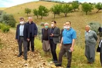 Kahta'da dolu yağışı çiftçiyi vurdu Kahta'da dolu yağışı çiftçiyi vurdu