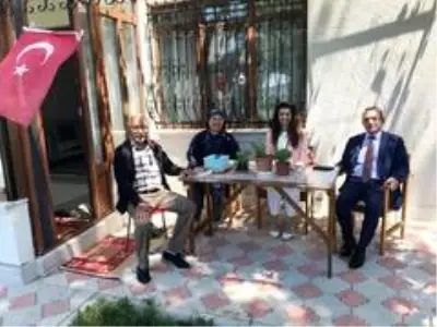 Kaymakam Öner, şehit ailelerini ziyaret etti Kaymakam Öner, şehit ailelerini ziyaret etti