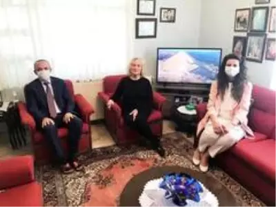 Kaymakam Öner, şehit ailelerini ziyaret etti Kaymakam Öner, şehit ailelerini ziyaret etti