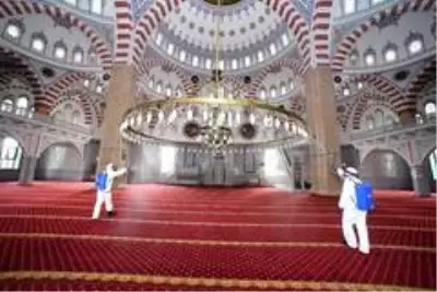 Konya'da camilerde hazırlıklar tamamlandı