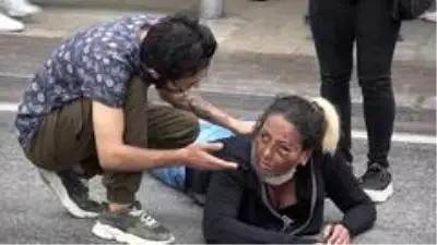 Köpekten korkan kadın motosikletten düşerek yaralandı