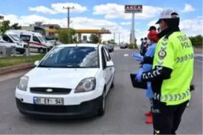 Polis, jandarma ve sağlıkçılar karayollarında