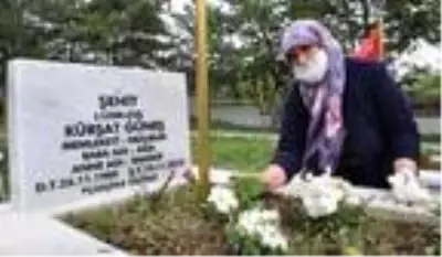 Şehit annesinden, Diyarbakır'da nöbet tutan ailelere destek