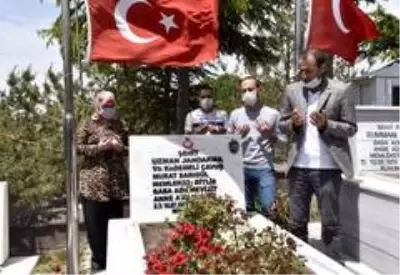 Şehit Murat Sarıgül, şehadetinin 4'üncü yılında kabri başında anıldı