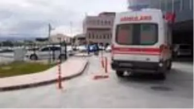 Silahlı ve baltalı kavgada 3 kişi yaralandı Silahlı ve baltalı kavgada 3 kişi yaralandı