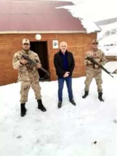Sisdağı Yaylasında mahsur kalan vatandaş Jandarma ekipleri tarafından kurtarıldı Sisdağı Yaylasında mahsur kalan vatandaş Jandarma ekipleri tarafından kurtarıldı