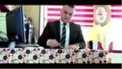 Şuhut’ta okulunu ve öğrencilerini özleyen Mehmet öğretmenden anlamlı film