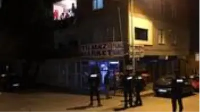 Sultanbeyli'de husumetli iki aile arasında bıçaklı kavgada 2'si ağır 6 kişi yaralandı Sultanbeyli'de husumetli iki aile arasında bıçaklı kavgada 2'si ağır 6 kişi yaralandı