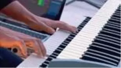 Türkiye'nin kültür hazineleri sahnesinde 'Evde Bayram Konserleri' - Fettah Can (2) Türkiye'nin kültür hazineleri sahnesinde 'Evde Bayram Konserleri' - Fettah Can (2)