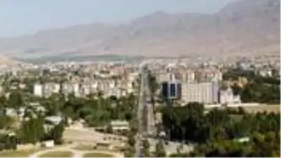 Van'da bazı vatandaşlar, hastaneye gitmek için izin alıp akraba ziyaretine gidiyorlar Van'da bazı vatandaşlar, hastaneye gitmek için izin alıp akraba ziyaretine gidiyorlar