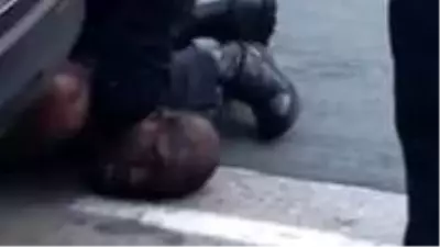 ABD'de dolandırıcılık şüphesiyle yakalanan bir kişi, polis tarafından boğularak öldürüldü ABD'de dolandırıcılık şüphesiyle yakalanan bir kişi, polis tarafından boğularak öldürüldü
