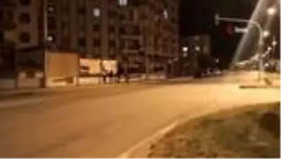 Ankara'dan Çorum'a yürüyen mültecilere başkan sahip çıktı Ankara'dan Çorum'a yürüyen mültecilere başkan sahip çıktı