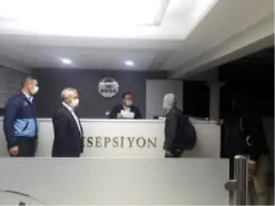 Ankara'dan Çorum'a yürüyen mültecilere başkan sahip çıktı Ankara'dan Çorum'a yürüyen mültecilere başkan sahip çıktı