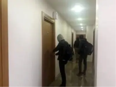 Ankara'dan Çorum'a yürüyen mültecilere başkan sahip çıktı Ankara'dan Çorum'a yürüyen mültecilere başkan sahip çıktı