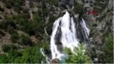 ANTALYA Dağın içinden çıkan 'gizemli güzellik' ANTALYA Dağın içinden çıkan 'gizemli güzellik'