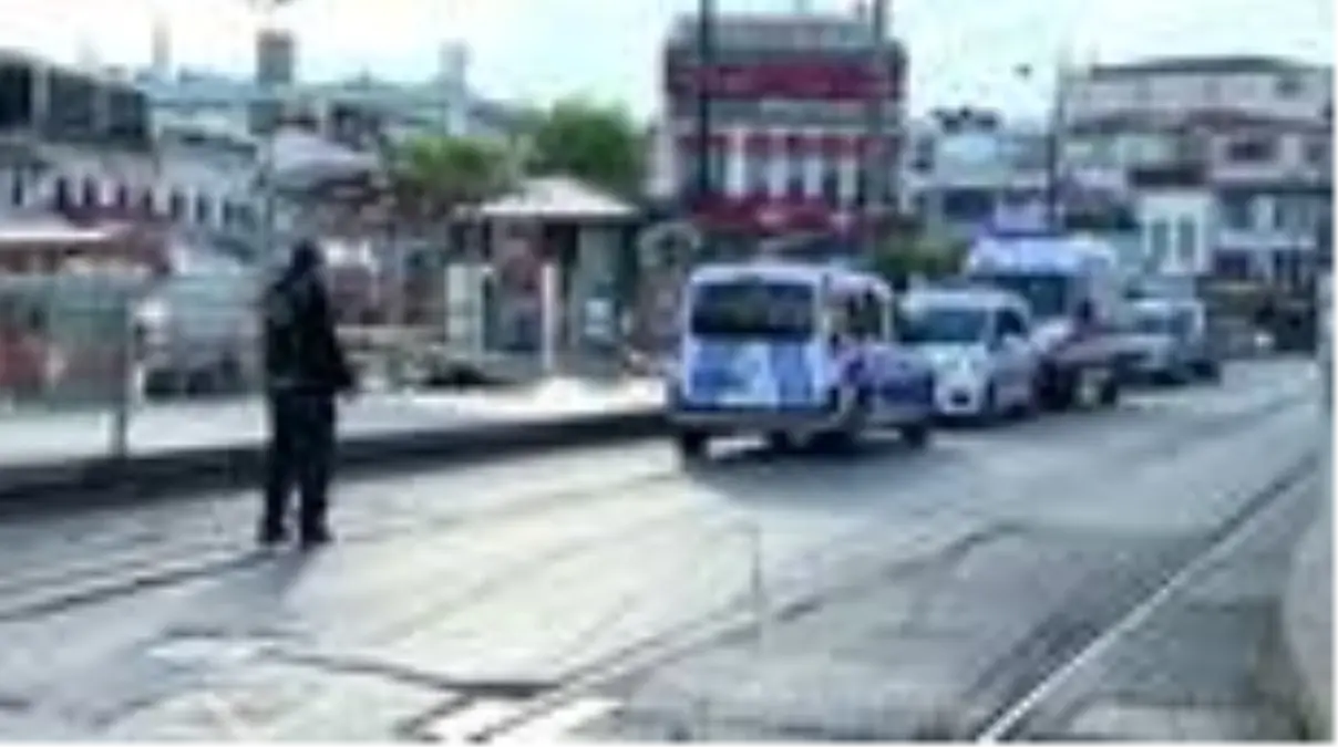 Beyazıt'taki tramvay durağında bir kişi ölü bulundu