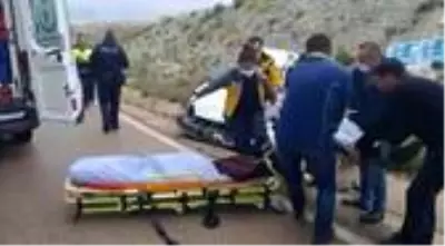 Beypazarı'nda bir araç şarampole yuvarlandı: 1 yaralı Beypazarı'nda bir araç şarampole yuvarlandı: 1 yaralı