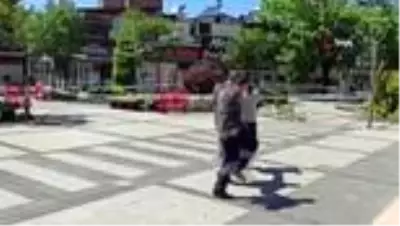Bulancaklı vatandaşlar balkonlarda yöresel halk oyunları oynadı Bulancaklı vatandaşlar balkonlarda yöresel halk oyunları oynadı