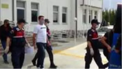 Cenaze aracını çalıp uyuşturucu taşıyan zanlıdan pes dedirten savunma: 6-7 ay idare etsin diye aldım Cenaze aracını çalıp uyuşturucu taşıyan zanlıdan pes dedirten savunma: 6-7 ay idare etsin diye aldım