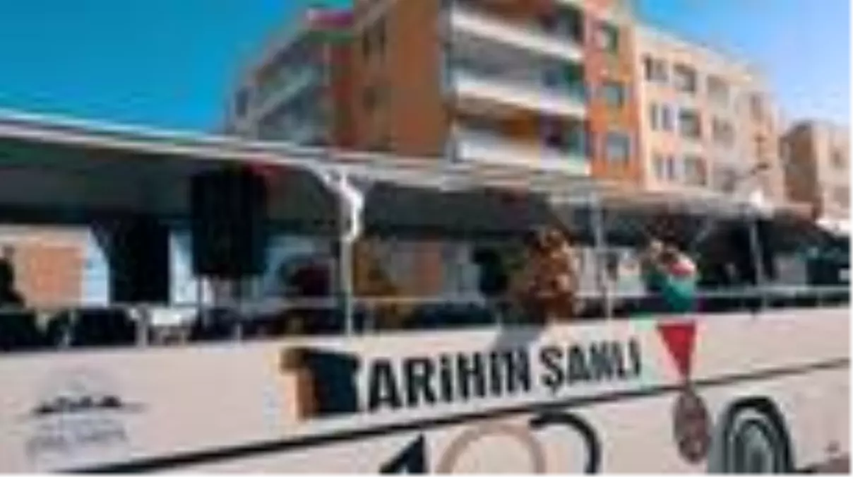 Çocuklar bayramda 'mobil' palyaço gösterileriyle güldü