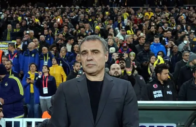 Ersun Yanal, futbola geri dönmek için açık kapı bıraktı: Bu bir gerçek ki, hepimiz profesyoneliz Ersun Yanal, futbola geri dönmek için açık kapı bıraktı: Bu bir gerçek ki, hepimiz profesyoneliz