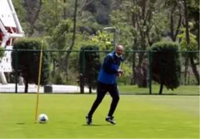 Fenerbahçe, Riva'da kampa girdi Fenerbahçe, Riva'da kampa girdi