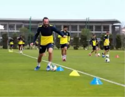 Fenerbahçe, Riva'da kampa girdi Fenerbahçe, Riva'da kampa girdi