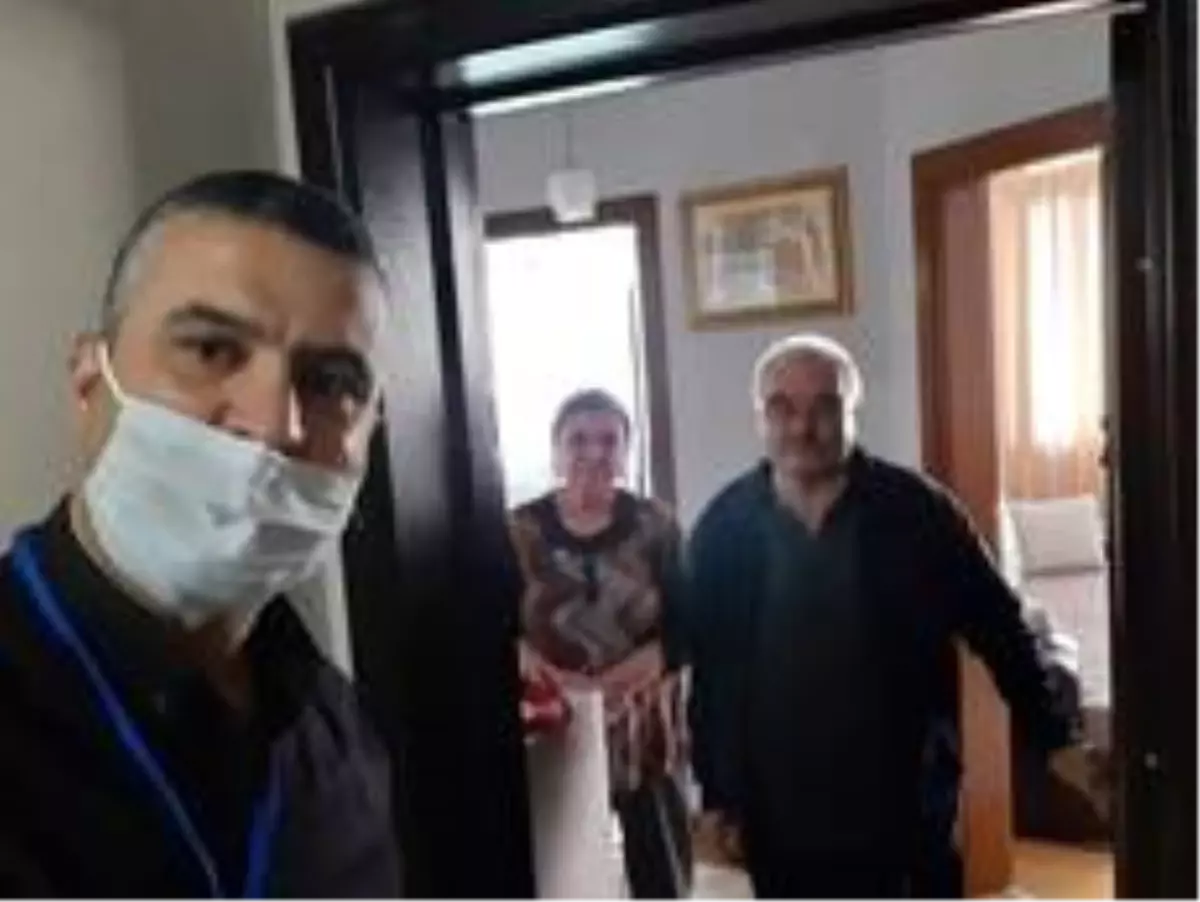 İmam, cemaatin bayramını evlerinde kutladı