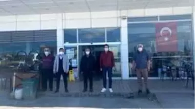 İş insanından güvenlik güçlerine tatlı ikramı İş insanından güvenlik güçlerine tatlı ikramı