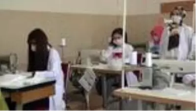 LGS’ye girecek öğrencilerin maskeleri arkadaşları tarafından hazırlanıyor
