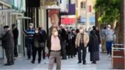 Maskesiz sokağa çıkmanın yasak olduğu il sayısı 36'ya yükseldi Maskesiz sokağa çıkmanın yasak olduğu il sayısı 36'ya yükseldi