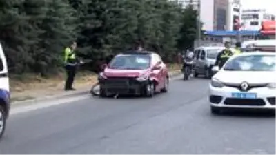 Önce polisten kaçtılar, sonra polis aracı ile çarpıştılar