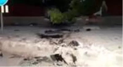 Otomobille askeri tugaya girdi: 1 yaralı Otomobille askeri tugaya girdi: 1 yaralı