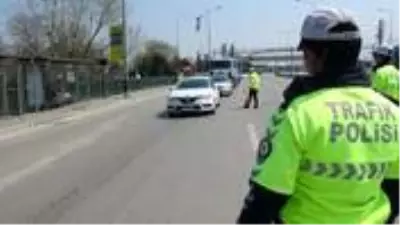 Son Dakika: 81 ilde uygulanan sokağa çıkma yasağında kısıtlamaya uymayan 47 bin 831 kişiye ceza kesildi Son Dakika: 81 ilde uygulanan sokağa çıkma yasağında kısıtlamaya uymayan 47 bin 831 kişiye ceza kesildi