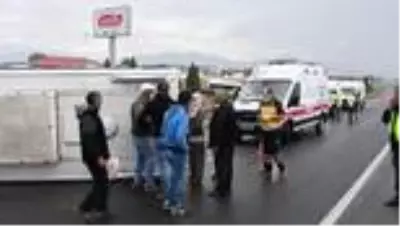 Tarım işçileri taşıyan minibüs devrildi: 5 yaralı